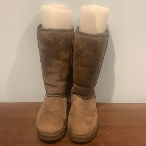 Tall brown womens Uggs size 10